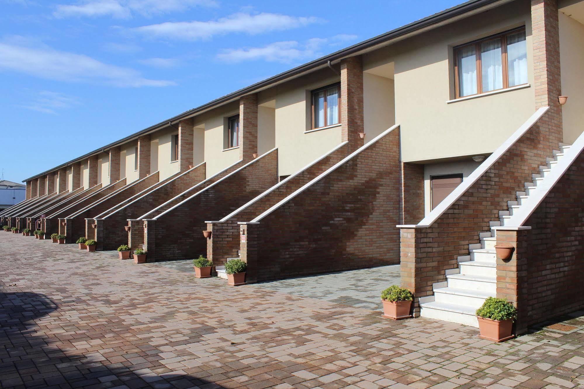 Blue Relais Garda Hotel Carpenedolo Exterior photo